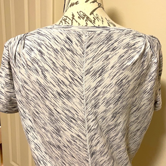 Women’s Lululemon Shirt M - Picture 5 of 5